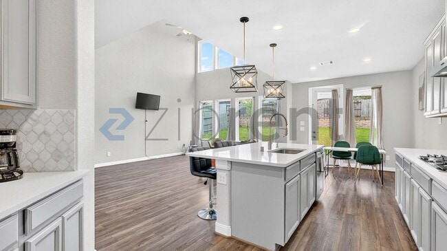 Building Photo - 17685 Martin Crk Ln