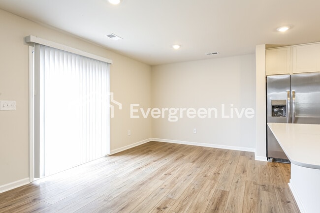 Building Photo - now