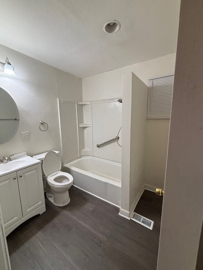 Building Photo - house