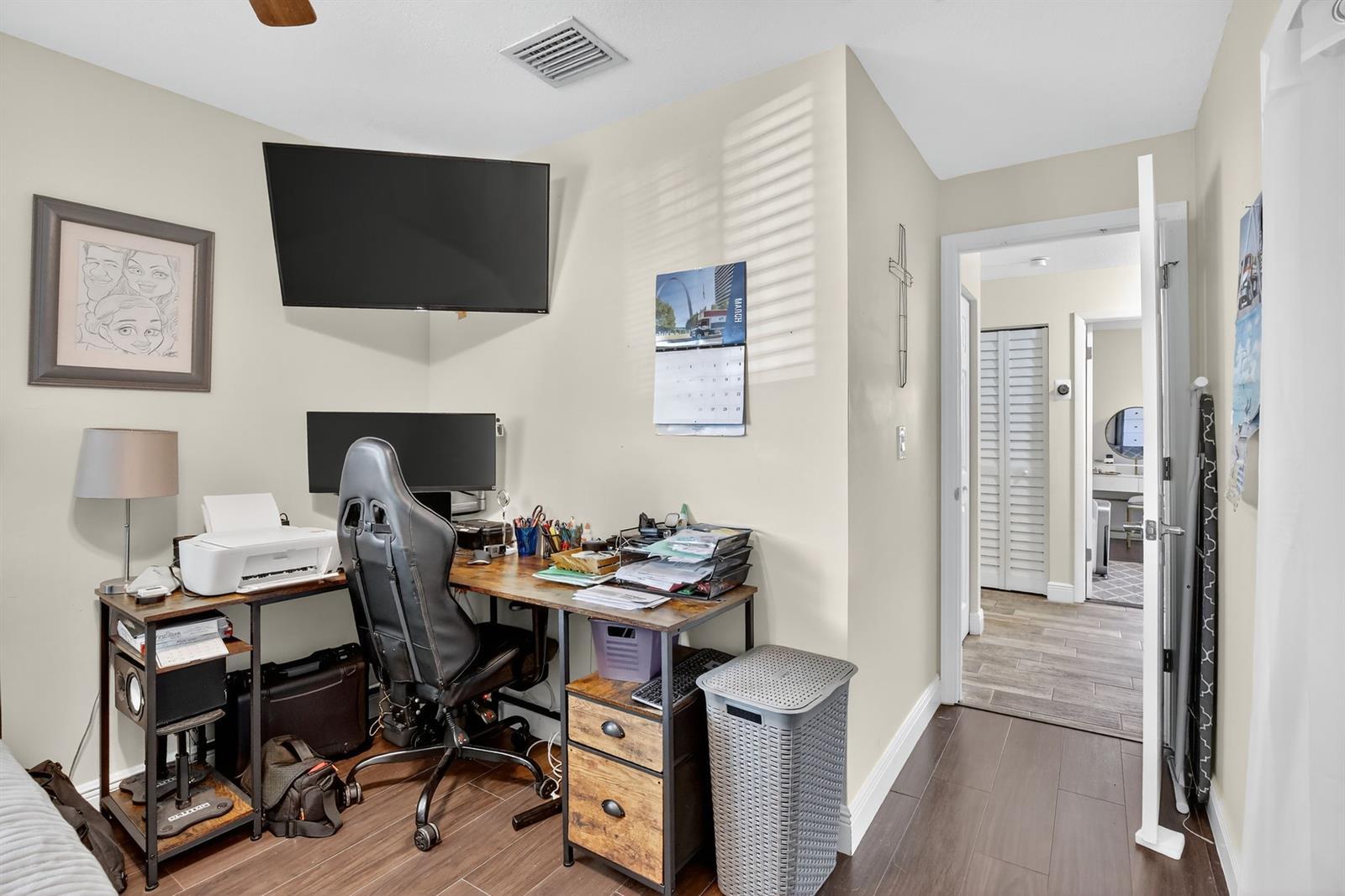 Building Photo - 691 Willow Grove Ter