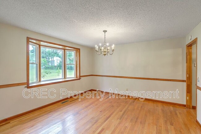 Building Photo - 1132 Children Rd