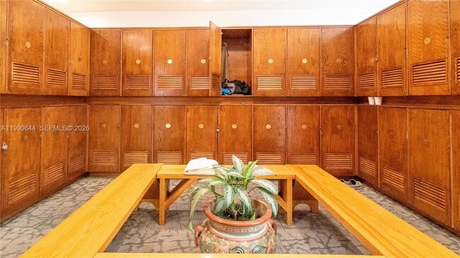 Building Photo - 2000 Towerside Terrace