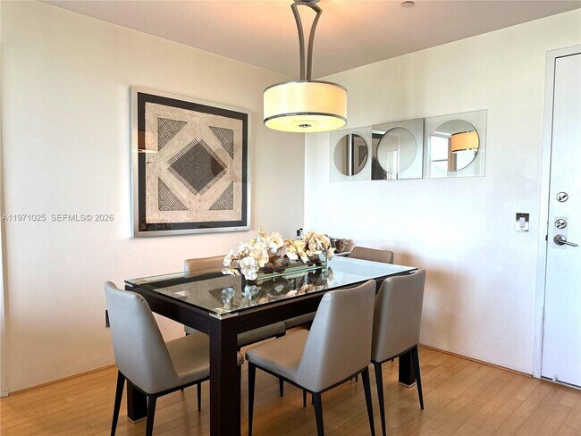 Building Photo - 2475 Brickell Ave