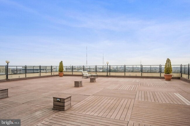 Building Photo - 4515 Willard Ave