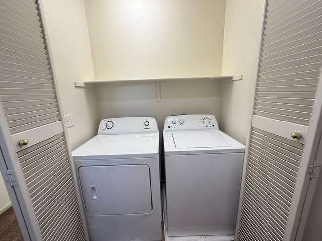 Building Photo - This proeprty has been shown before and will be leased to the first qualified applicant. To sched...