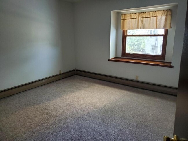 Building Photo - 60 Fredericka St