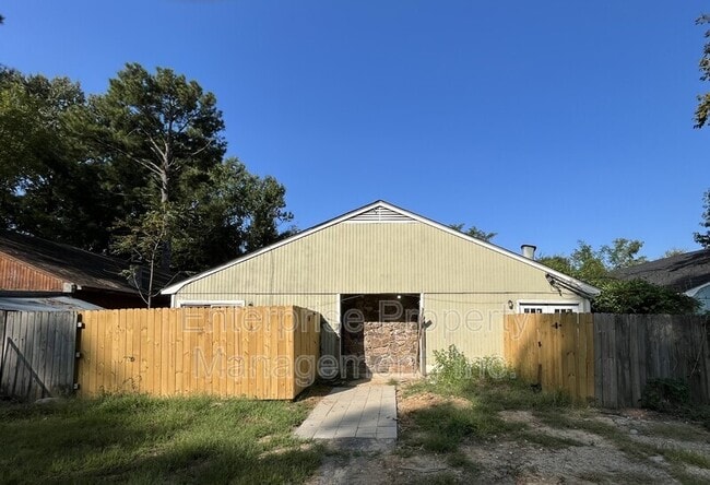 Building Photo - 1353 Garden Rd