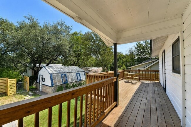 Building Photo - 1008 Milam Pl