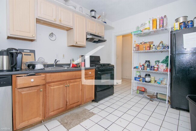 Building Photo - 6 br, 3 bath House - 28 Wadsworth St