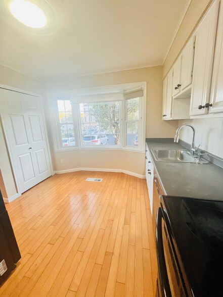 Building Photo - 12036 Stallion Ct