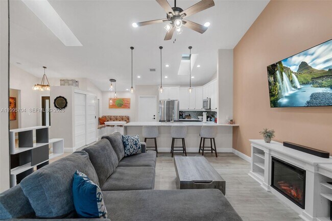 Building Photo - 4220 Grove Park Ln