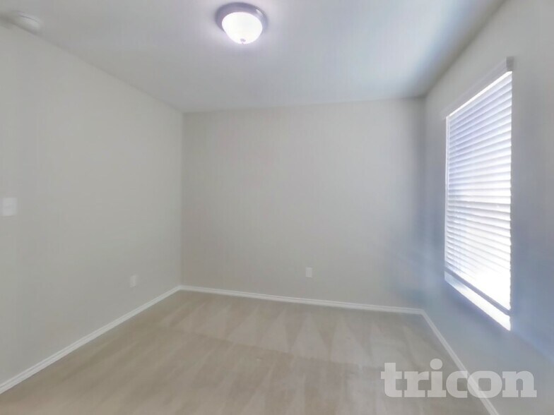 Building Photo - 310 Mistflower