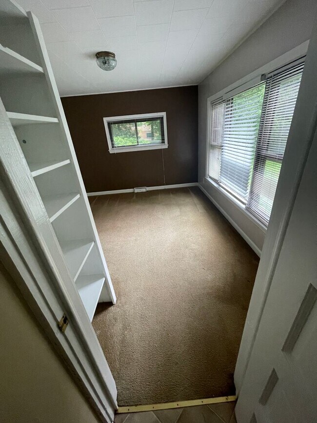 Building Photo - 296 Middle Fork Rd