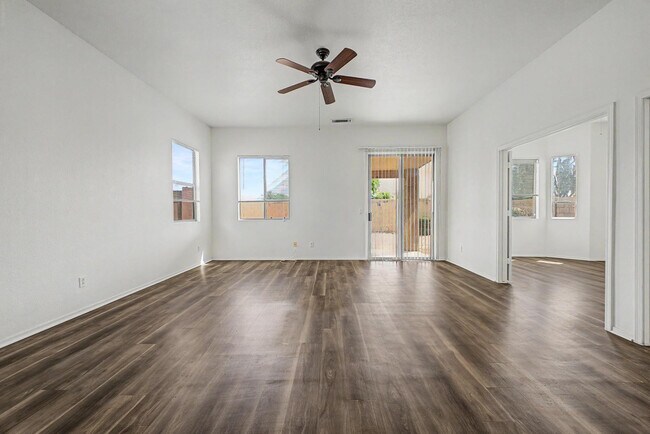 Building Photo - 16489 N Oachs Dr