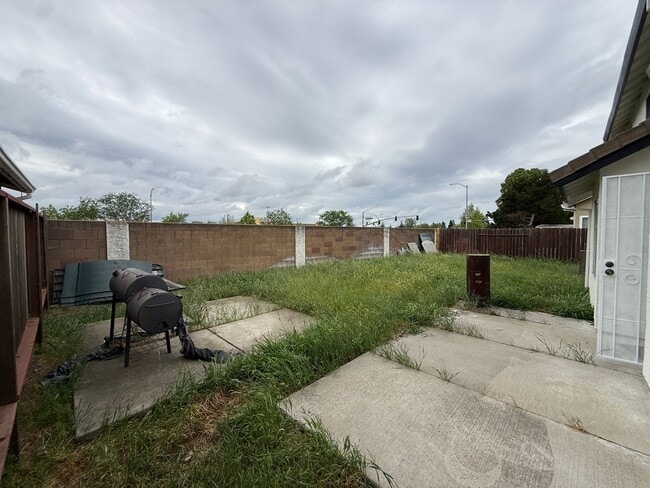 Building Photo - 3 Bed| 2.5 Bath | 1597 SF| 2 Car Garage | Two Story | Tenant pays $175 monthly for WS&G