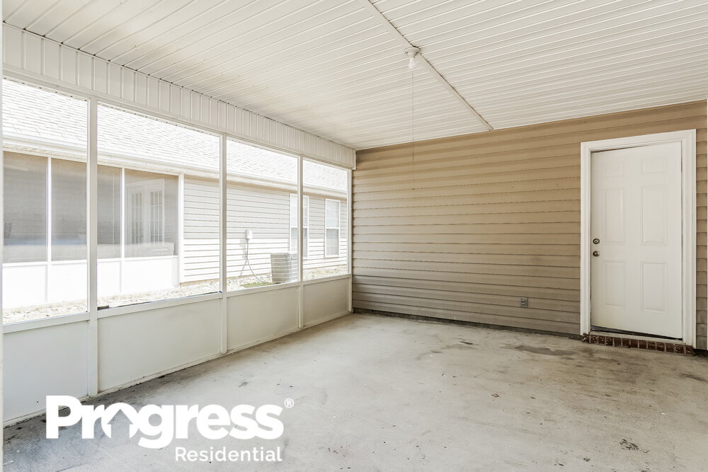 Building Photo - 277 Village Dr