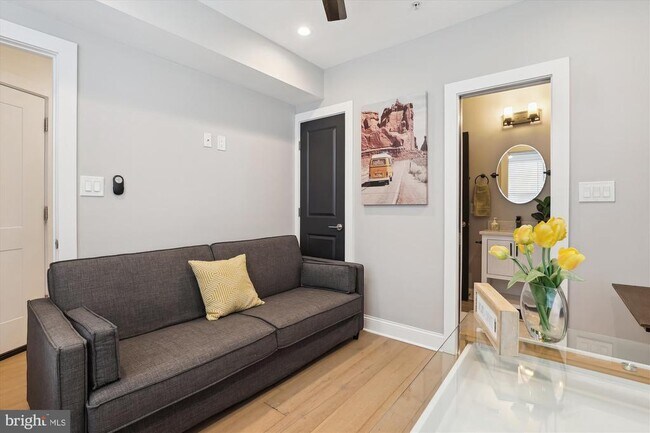 Building Photo - 200 Hamilton St NW