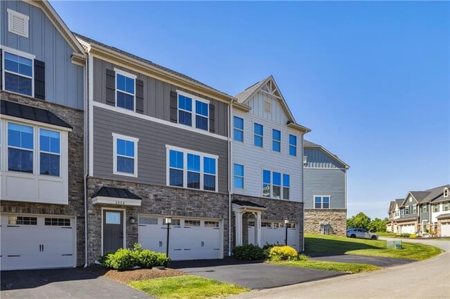 Building Photo - 6004 Augusta Ln
