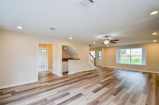 Building Photo - 12023 Sleepy Pines Dr