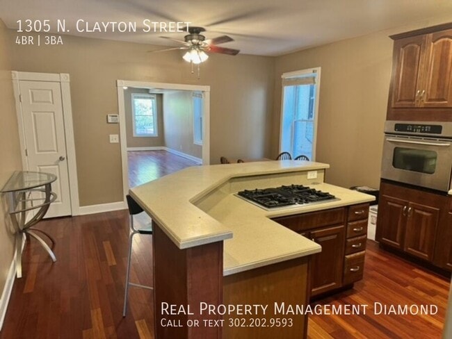 Building Photo - 1305 N Clayton St