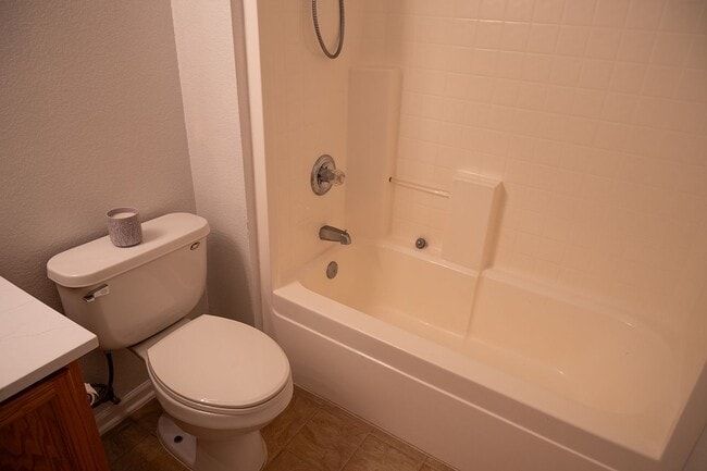 Building Photo - 462 Chambers Way