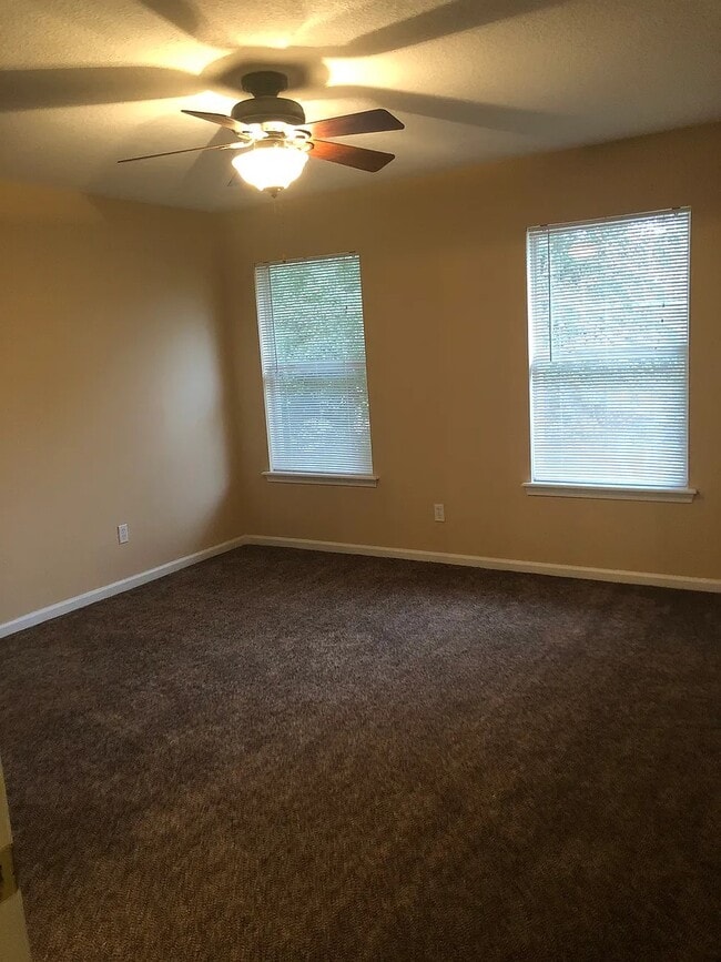 Building Photo - 609 Southbranch Dr