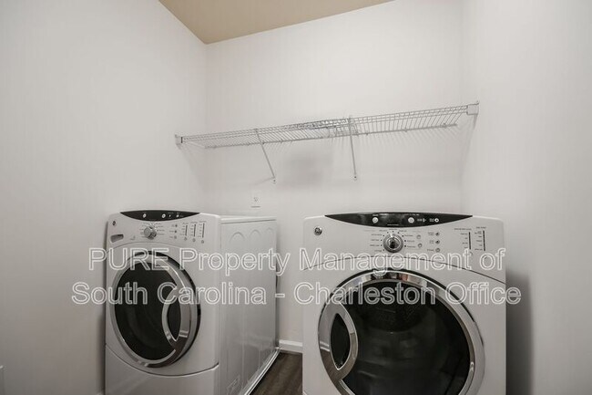 Building Photo - 191 Emerald Isle Dr