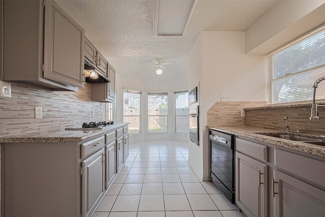 Building Photo - 2107 Creekshire Dr