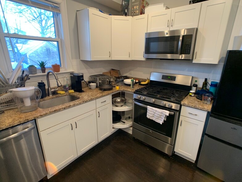 Building Photo - 43 Saint Paul St