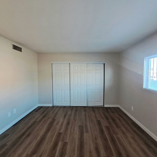 Building Photo - 4708 Thunderbolt Ave