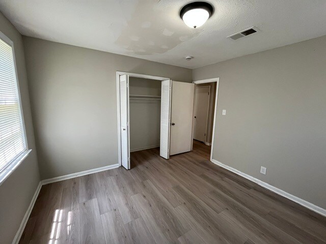 Building Photo - 5255 Greenwood Ter