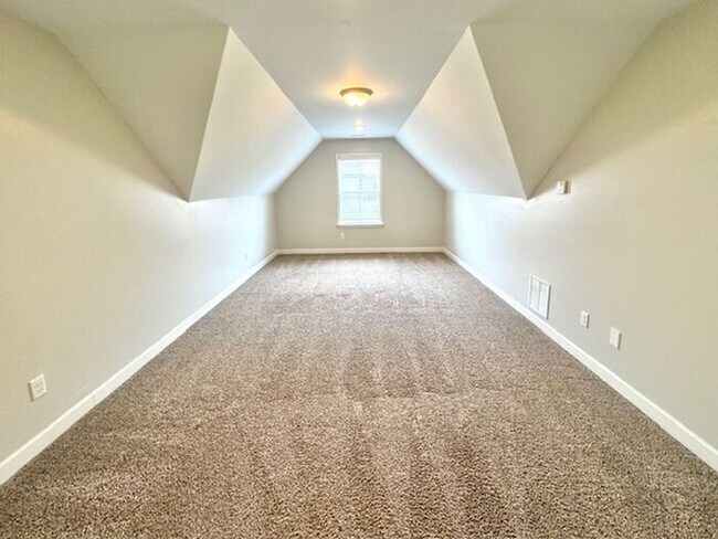 Building Photo - Now Leasing a 4 Bedroom 2.5 Bath Home In S...