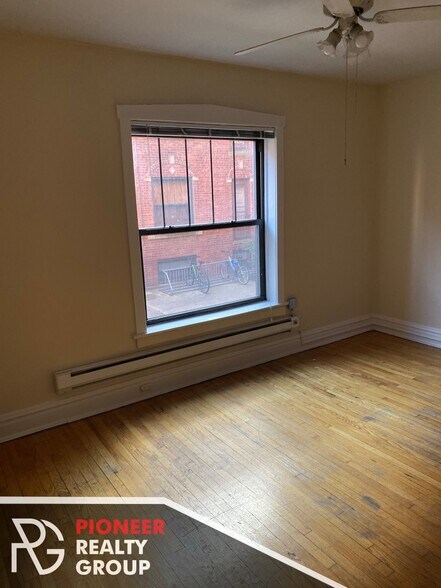 Building Photo - 2867 N Clark St