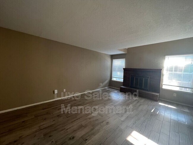 Building Photo - 3200 W Britton Rd