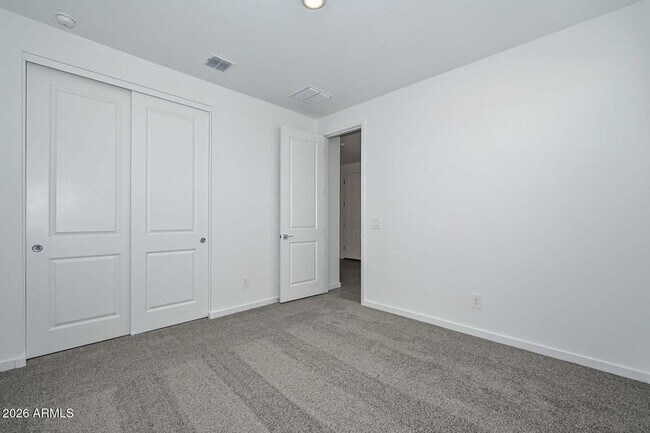 Building Photo - 16004 W Honeysuckle Dr