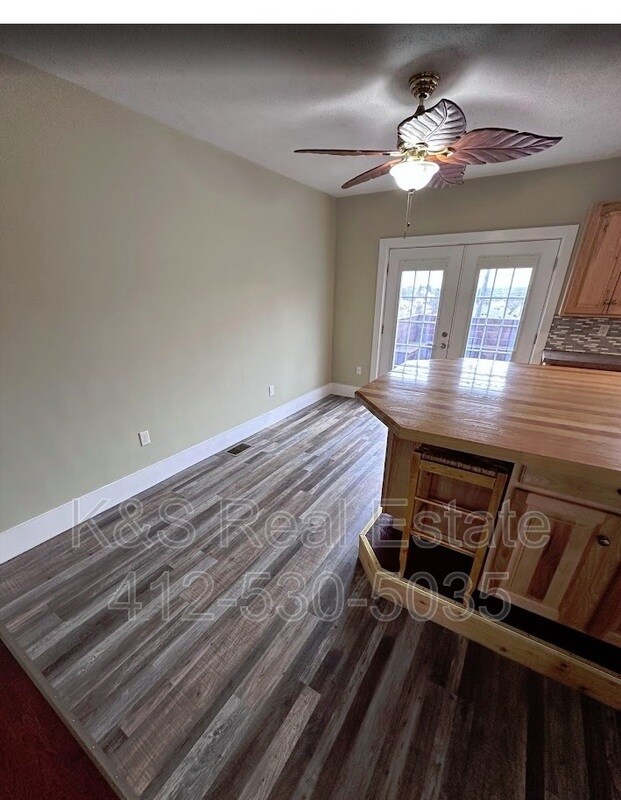 Building Photo - 418 Carl St