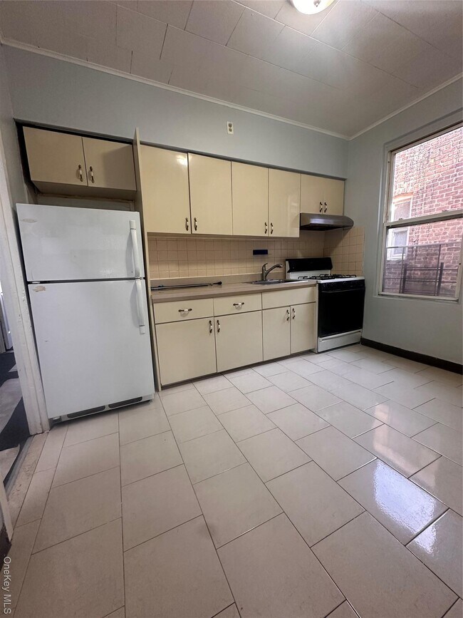 Building Photo - 110-11 101st Ave