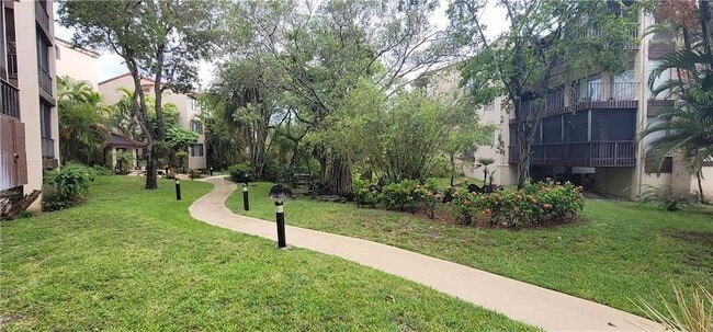 Building Photo - 6010 S Falls Cir Dr