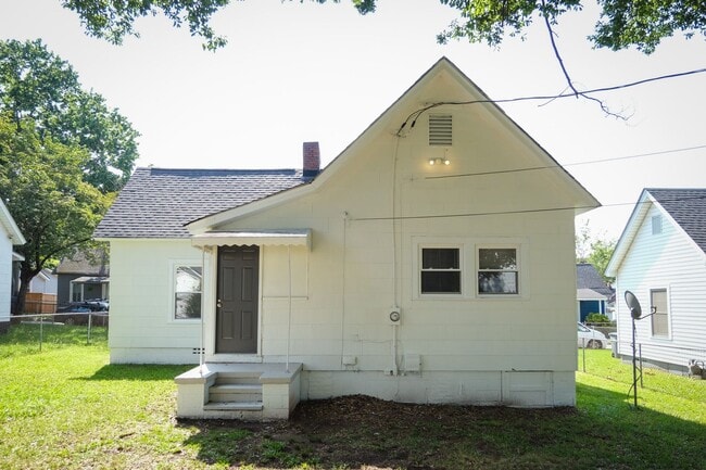 Building Photo - 7 Welch St