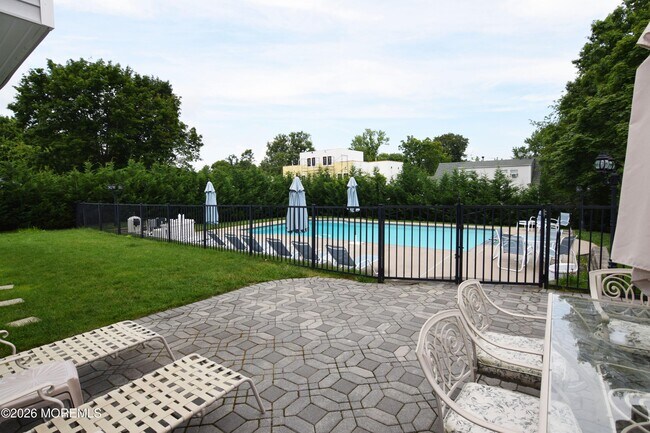 Building Photo - 229 Lockwood Ave