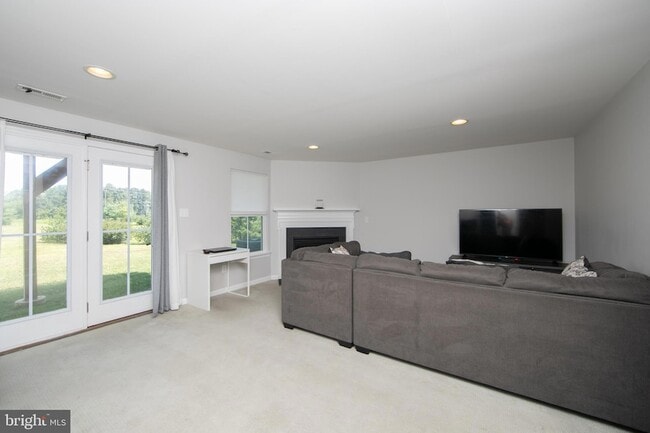 Building Photo - 304 Iannelli Rd