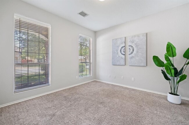 Building Photo - 3721 Pine Needle Cir