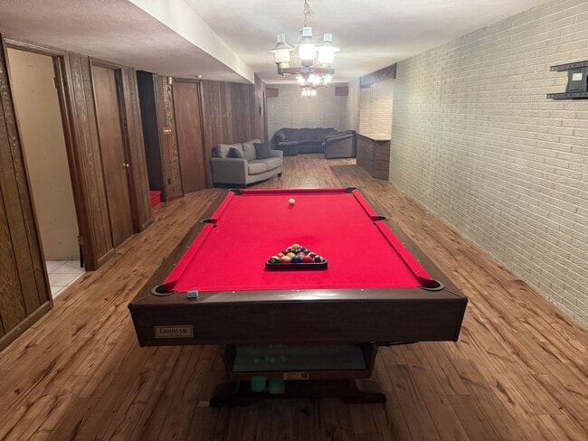 Building Photo - Updated 3BR Home in Prime Wauwatosa Locati...