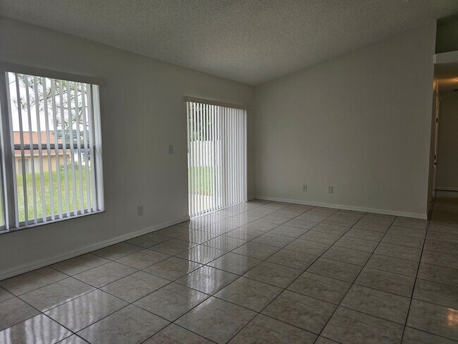 Building Photo - 13345 Pinyon Dr