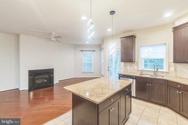 Building Photo - 42385 Trellis Square