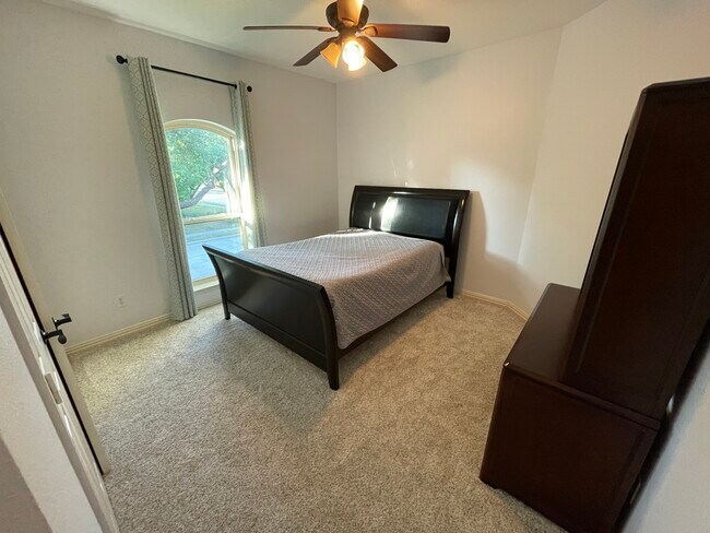 Furnished Room - 328 Auburn Way