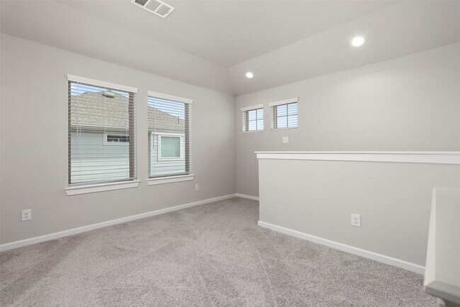 Building Photo - 2423 Seneca Lk Dr