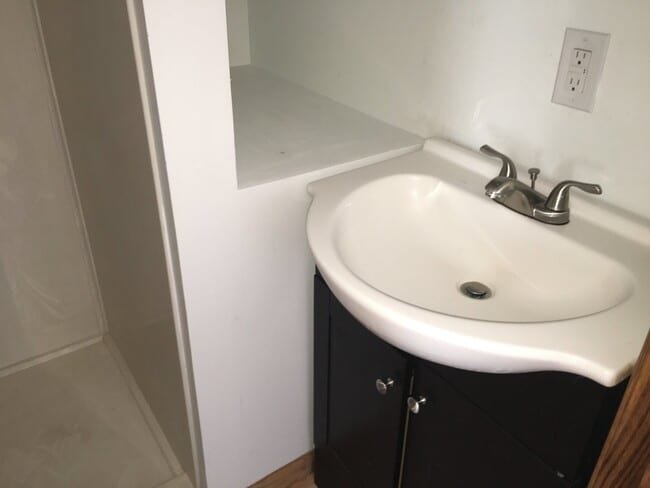 Building Photo - 1 Bedroom/ 1 Bath Apartment Kingsport, TN ...