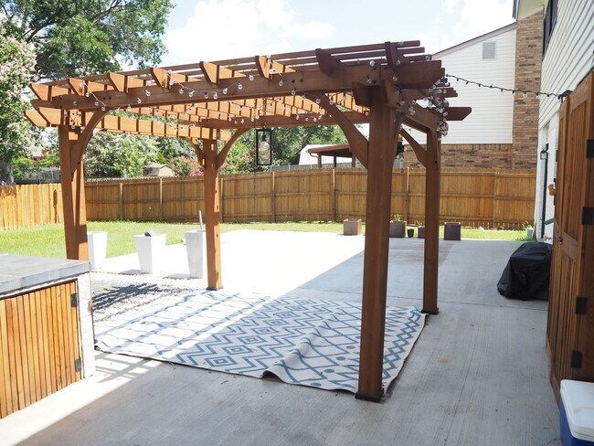 Building Photo - 3 Bed - 2.5 Bath in Flower Mound