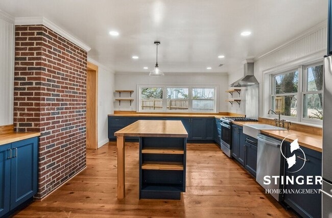 Building Photo - 38 Sundown Bend